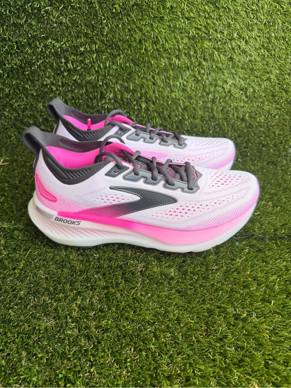 Brooks Glycerin 23 GTS Women’s size 9